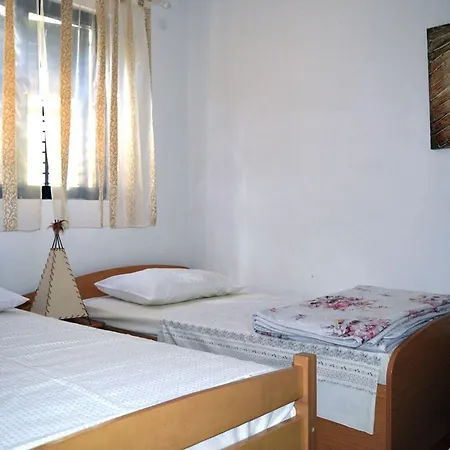 Apartment Elena *