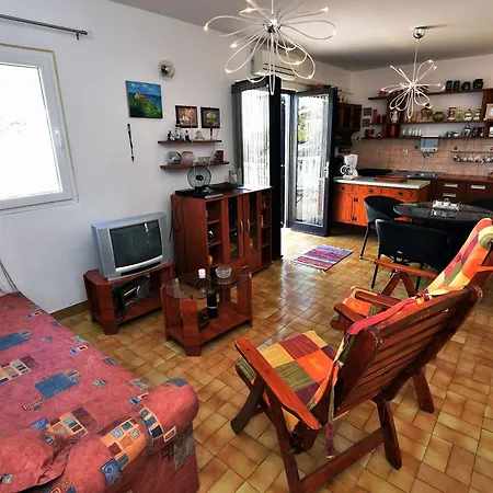 Apartment Elena *