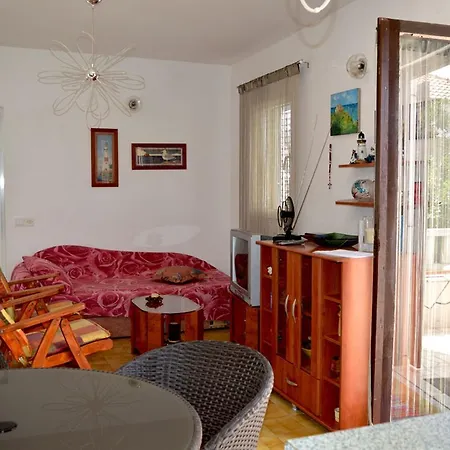 Elena Apartment Rogac
